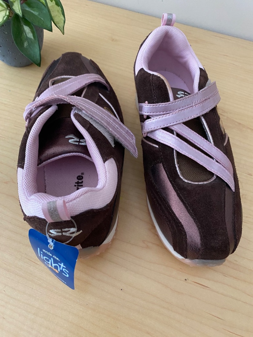 STRIDE RITE LIGHT UP SNEAKERS - Picture 3 of 4